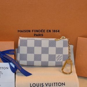 Authentic 2020 Louis Vuitton Key Pouch DamiereAzur